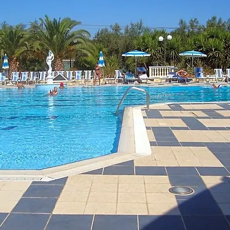 Villaggio Piano Grande فندق