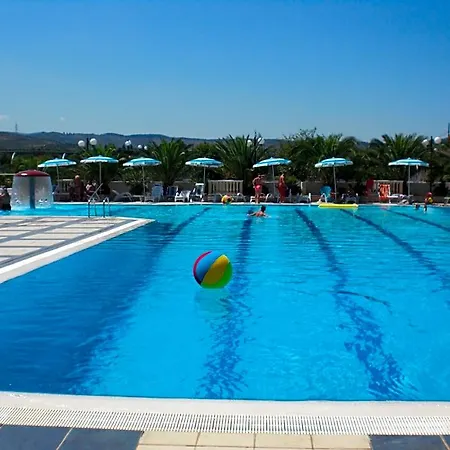 Villaggio Piano Grande 3*