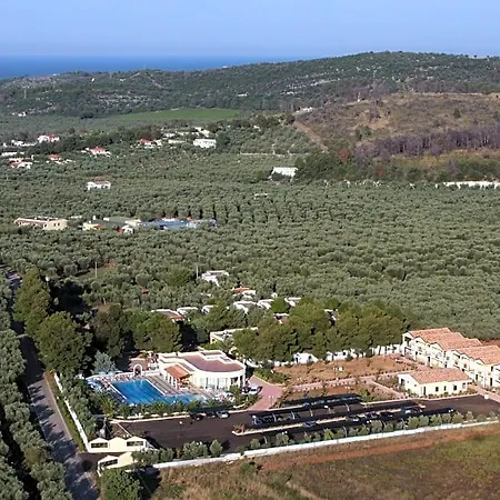 Villaggio Piano Grande 3* Вьесте